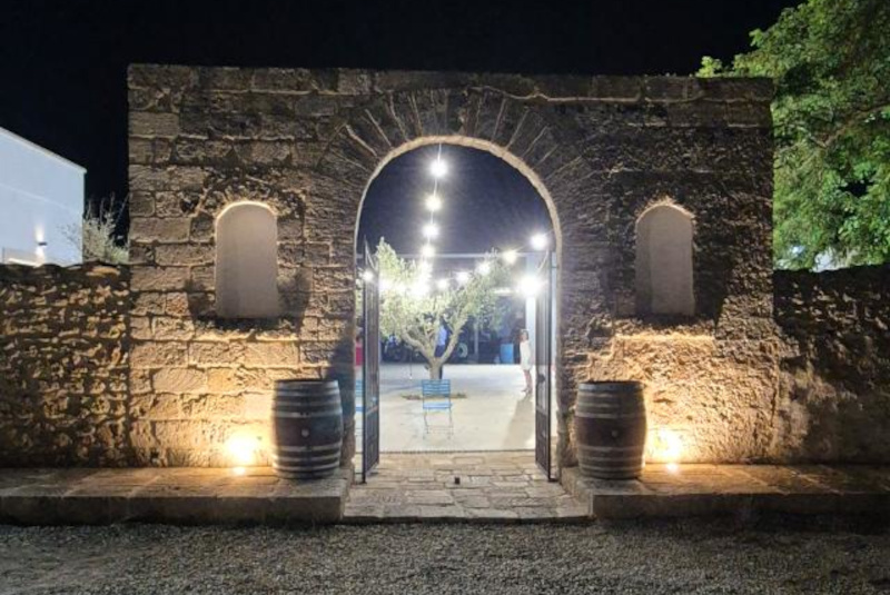 portale masseria blasi vigneti reale 800